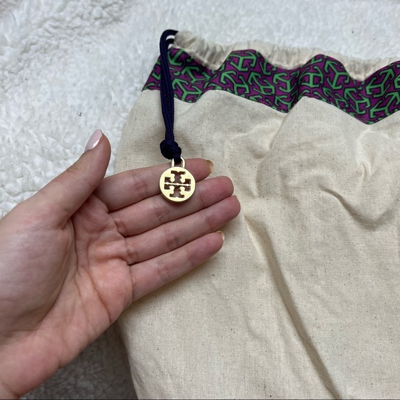 FLEMING CONVERTIBLE SHOULDER BAG - Picture 10 of 10